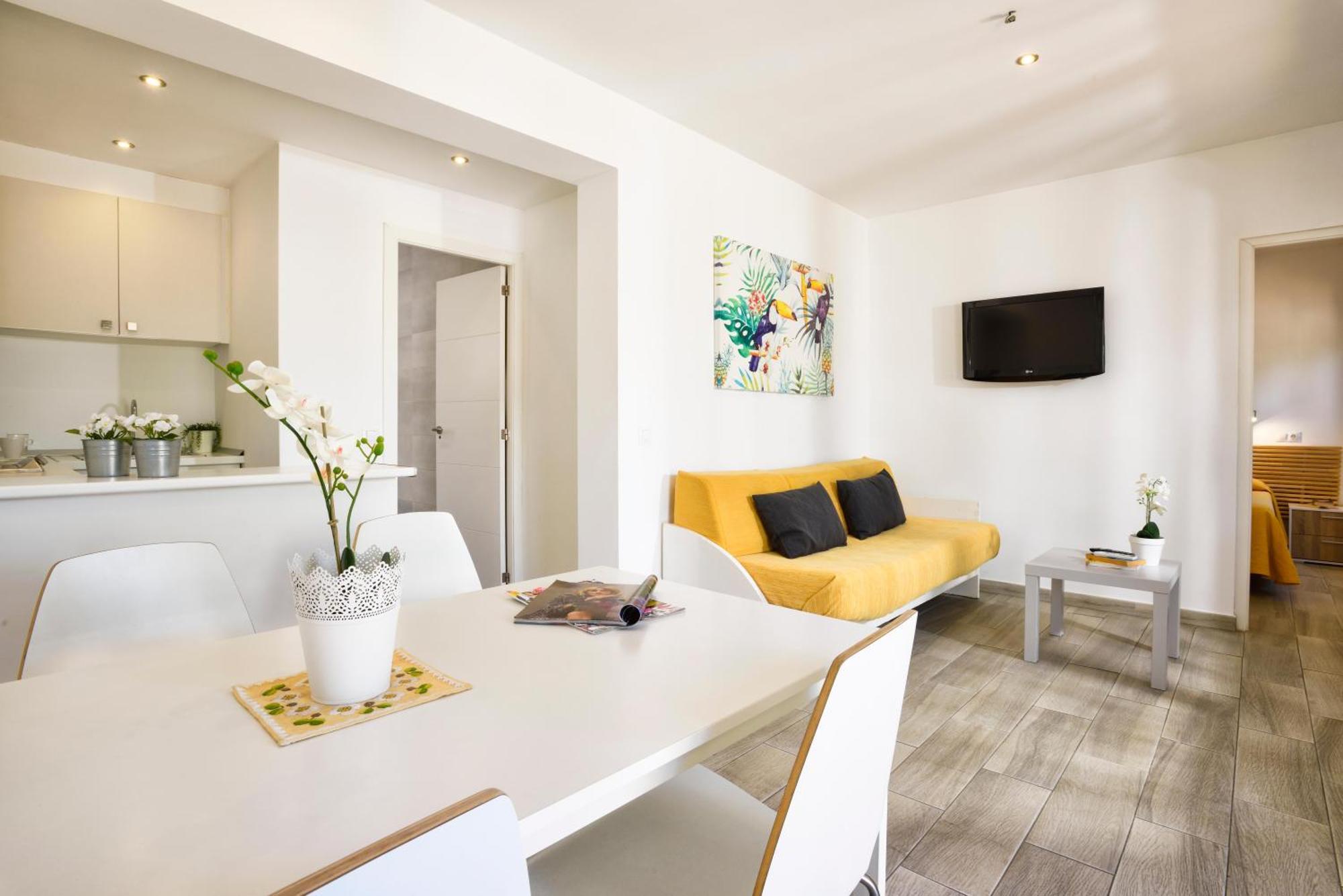 Naika Studios & Apartments Palma Nova  Exterior photo